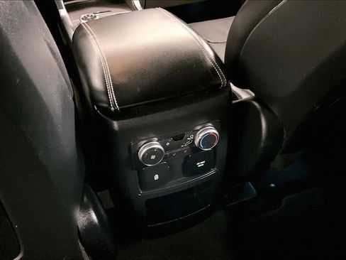 Used 2020 Ford Explorer Limited image 35