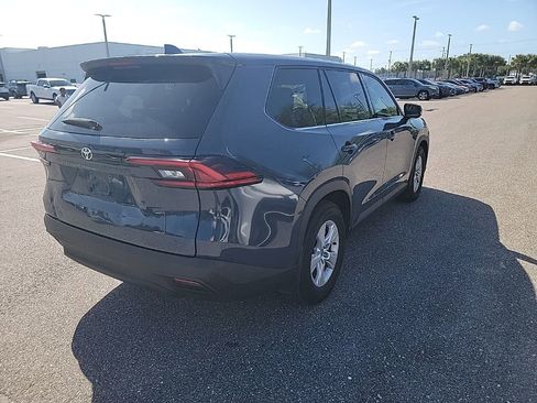 Used 2025 Toyota Grand Highlander FWD image 3