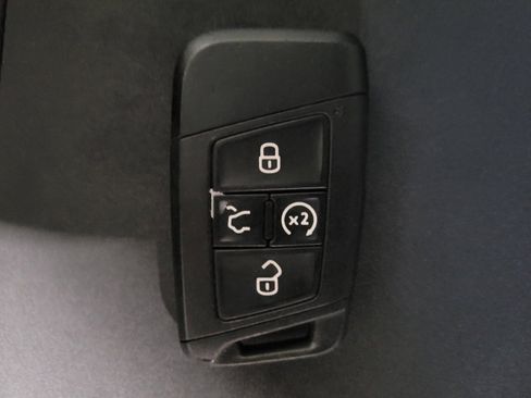 Used 2023 Volkswagen Taos SE w/ Panoramic Sunroof Package FWD image 32