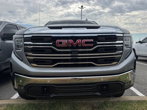 Used 2025 GMC Sierra 1500 SLT w/ SLT Premium Plus Package AWD/4WD image 2