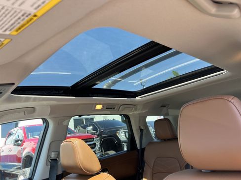 Used 2022 Nissan Pathfinder Platinum w/ Cargo Package image 59