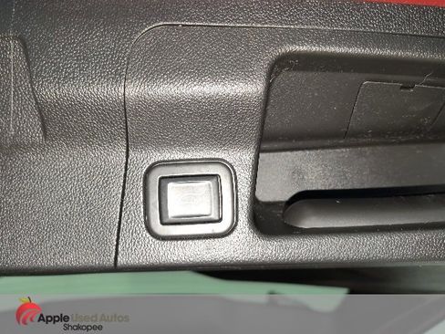 Used 2021 GMC Acadia SLT w/ Elevation Edition image 10