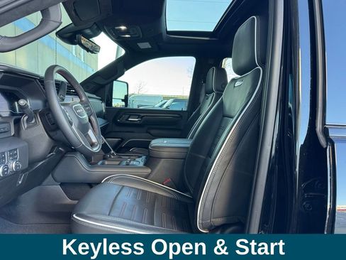 Used 2025 GMC Sierra 2500 AT4X image 19