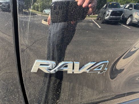 Used 2024 Toyota RAV4 XLE FWD image 30