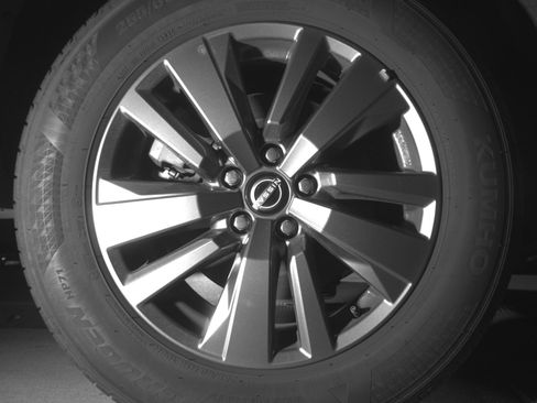 Used 2025 Nissan Pathfinder SV image 15