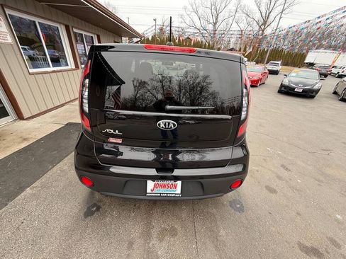 Used 2018 Kia Soul FWD image 6