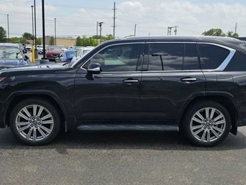 Used 2023 Lexus LX 600 4WD w/ Accessory Package (Z1) image 3