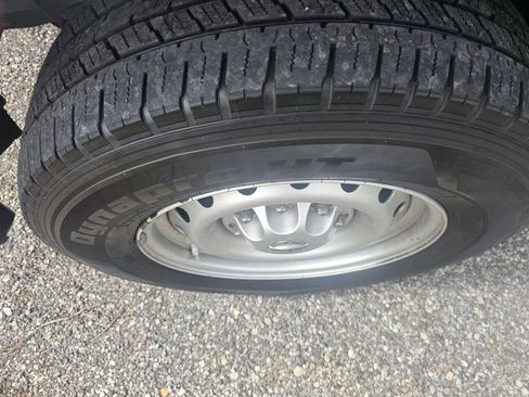 Used 2019 Nissan NV 2500 S image 16