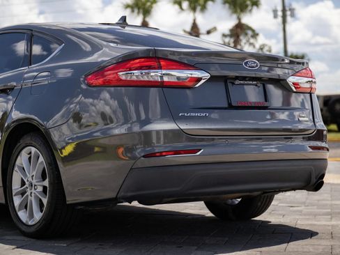 Used 2019 Ford Fusion SE FWD image 10