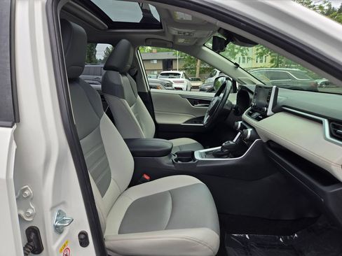 Used 2019 Toyota RAV4 XLE Premium w/ Advanced Technology Package AWD/4WD image 11