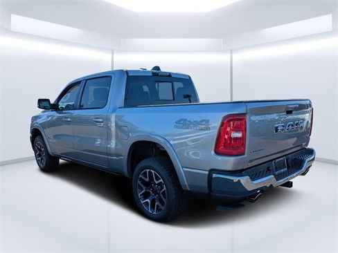 New 2026 Chrysler Pacifica Select image 5