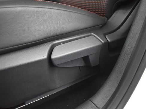 New 2025 Nissan Kicks SR image 29