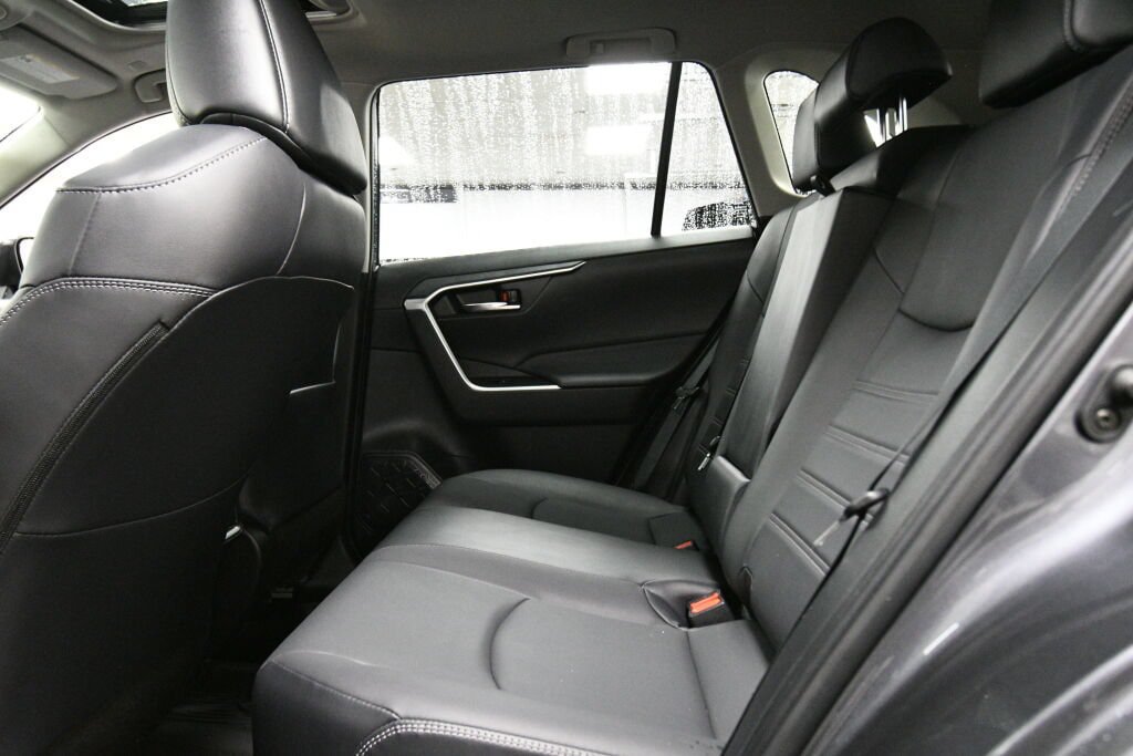 Used 2023 Toyota RAV4 XLE Premium AWD/4WD image 21