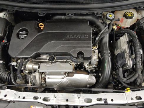 Used 2019 Chevrolet Cruze LT image 30