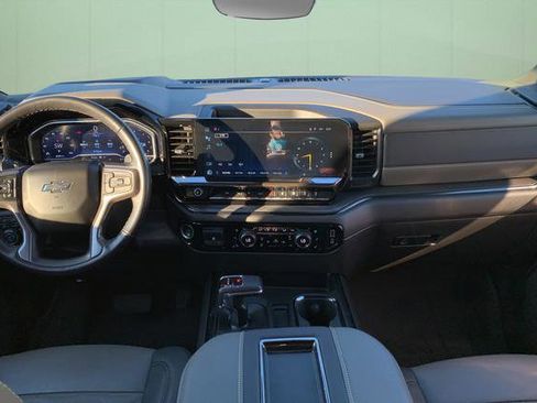 Used 2022 Chevrolet Silverado 1500 ZR2 w/ Technology Package image 24