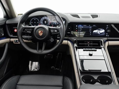Used 2024 Porsche Panamera 4 image 18