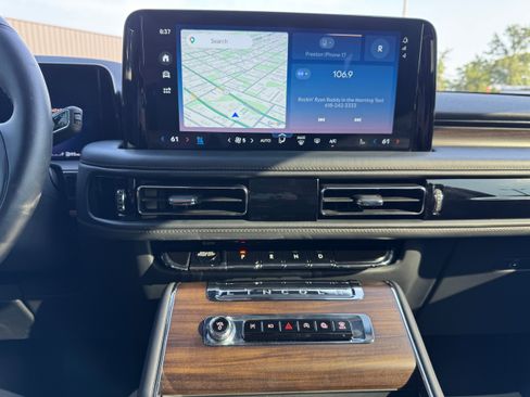 Used 2025 Lincoln Aviator Reserve w/ Luxury Package RWD image 19