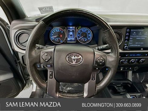 Used 2022 Toyota Tacoma TRD Off-Road w/ TRD Premium Off Road Package AWD/4WD image 17