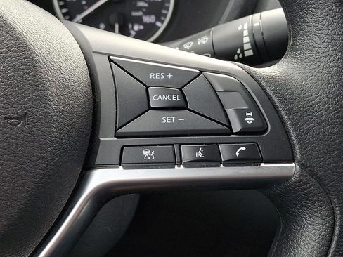 Used 2025 Nissan Sentra SV image 22