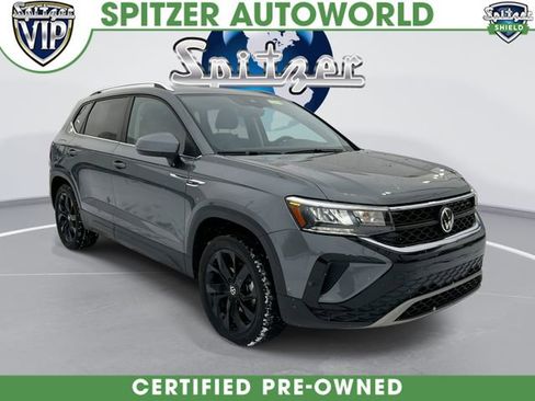 Used 2022 Volkswagen Taos SE image 1