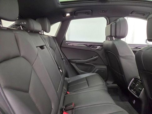 New 2026 Porsche Macan image 13