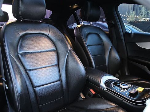 Used 2019 Mercedes-Benz C 300 Sedan image 18