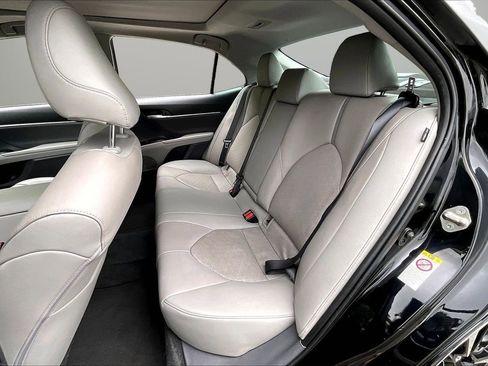 Used 2019 Toyota Camry XSE w/ Navigation Package FWD image 24