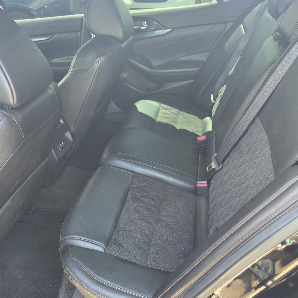 Used 2023 Nissan Maxima SR w/ Sport Mat Group FWD image 13