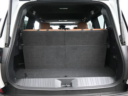 Used 2024 Lexus GX 550 w/ Accessory Package (2T) AWD/4WD image 21