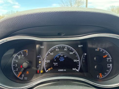 Used 2021 Jeep Grand Cherokee Limited image 13