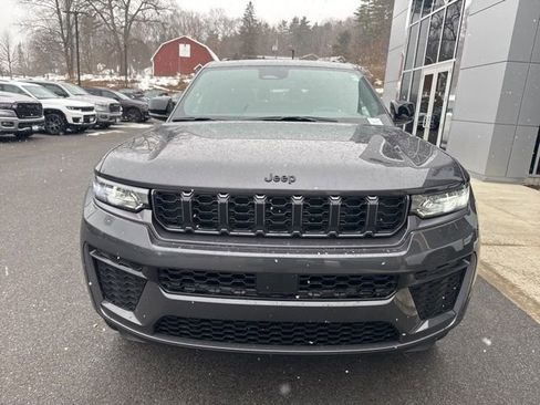 New 2026 Jeep Grand Cherokee L 4WD image 2