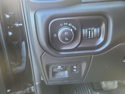 Used 2022 RAM 1500 Laramie image 25