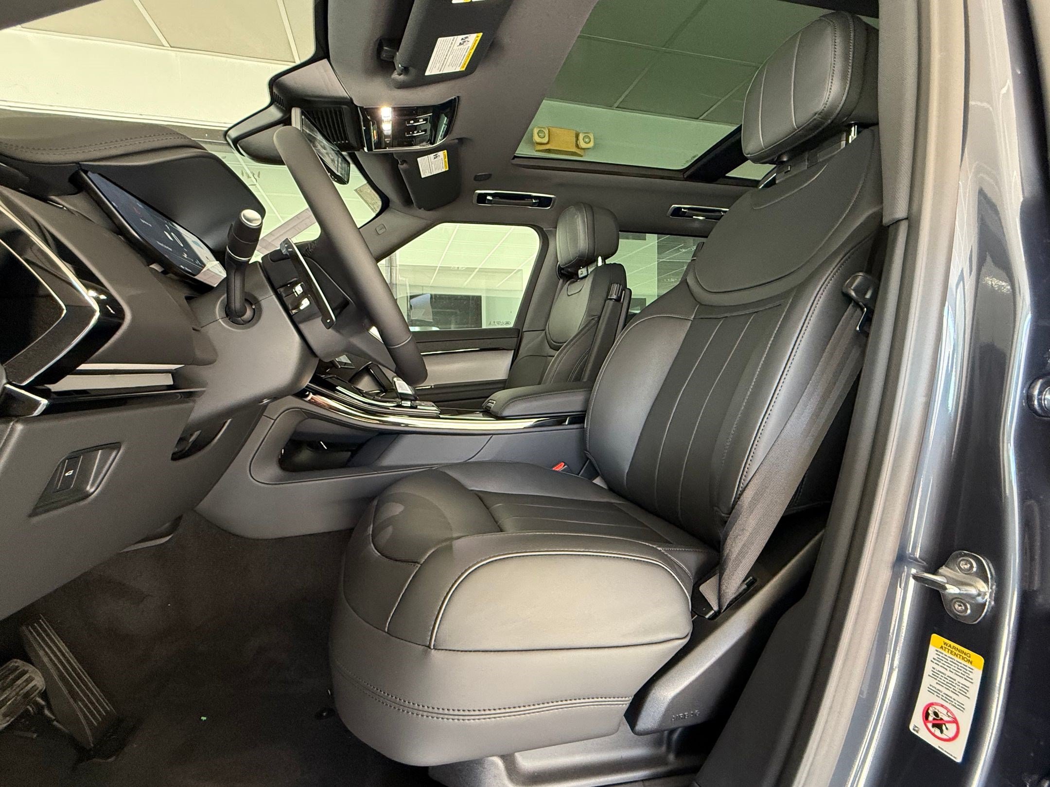 New 2026 Land Rover Range Rover Sport SE AWD/4WD image 5