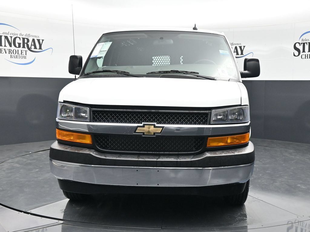 Used 2025 Chevrolet Express 2500 w/ Driver Convenience Package RWD image 2