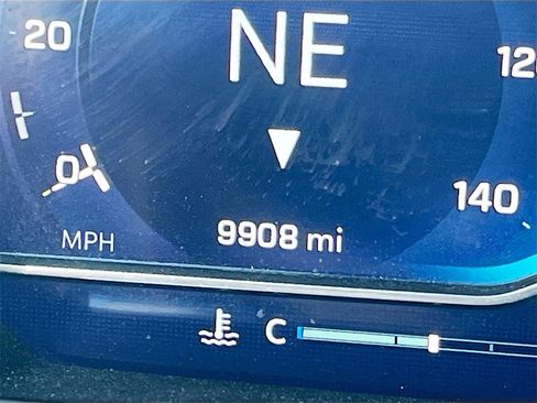 Used 2025 Chevrolet Silverado 1500 LT image 12