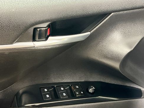 Used 2020 Toyota Camry SE w/ Convenience Package FWD image 16