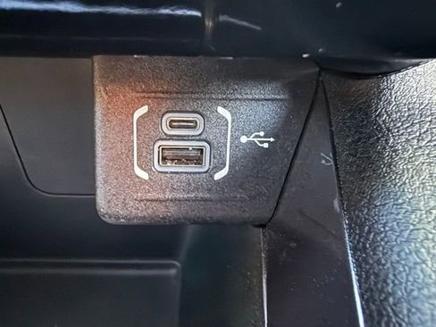 Used 2024 Jeep Compass Sport image 27