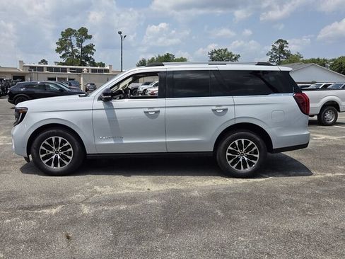 Used 2025 Ford Expedition Platinum AWD/4WD image 5