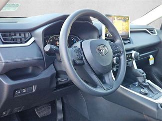 New 2025 Toyota RAV4 LE AWD/4WD video 3