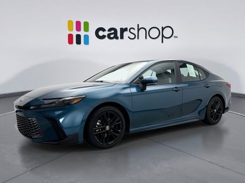 Used 2025 Toyota Camry SE w/ Convenience Package FWD image 1