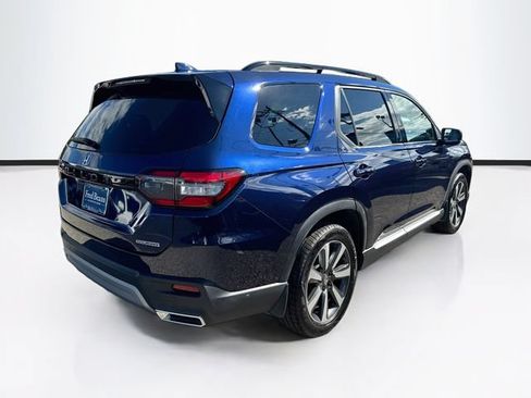 Certified 2025 Honda Pilot Touring image 9