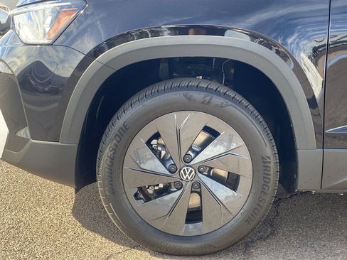 New 2026 Volkswagen Taos S image 6
