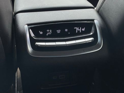 Used 2024 Cadillac XT6 Premium Luxury w/ Technology Package FWD image 27