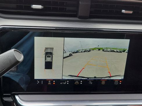 Certified 2025 GMC Sierra 2500 Denali Ultimate AWD/4WD image 15