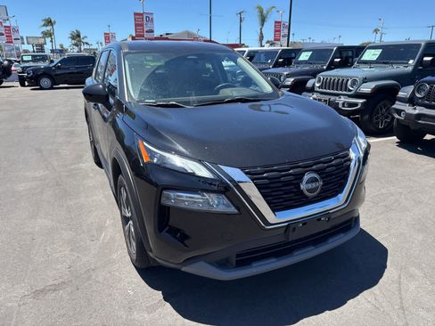 Used 2023 Nissan Rogue SV FWD image 9
