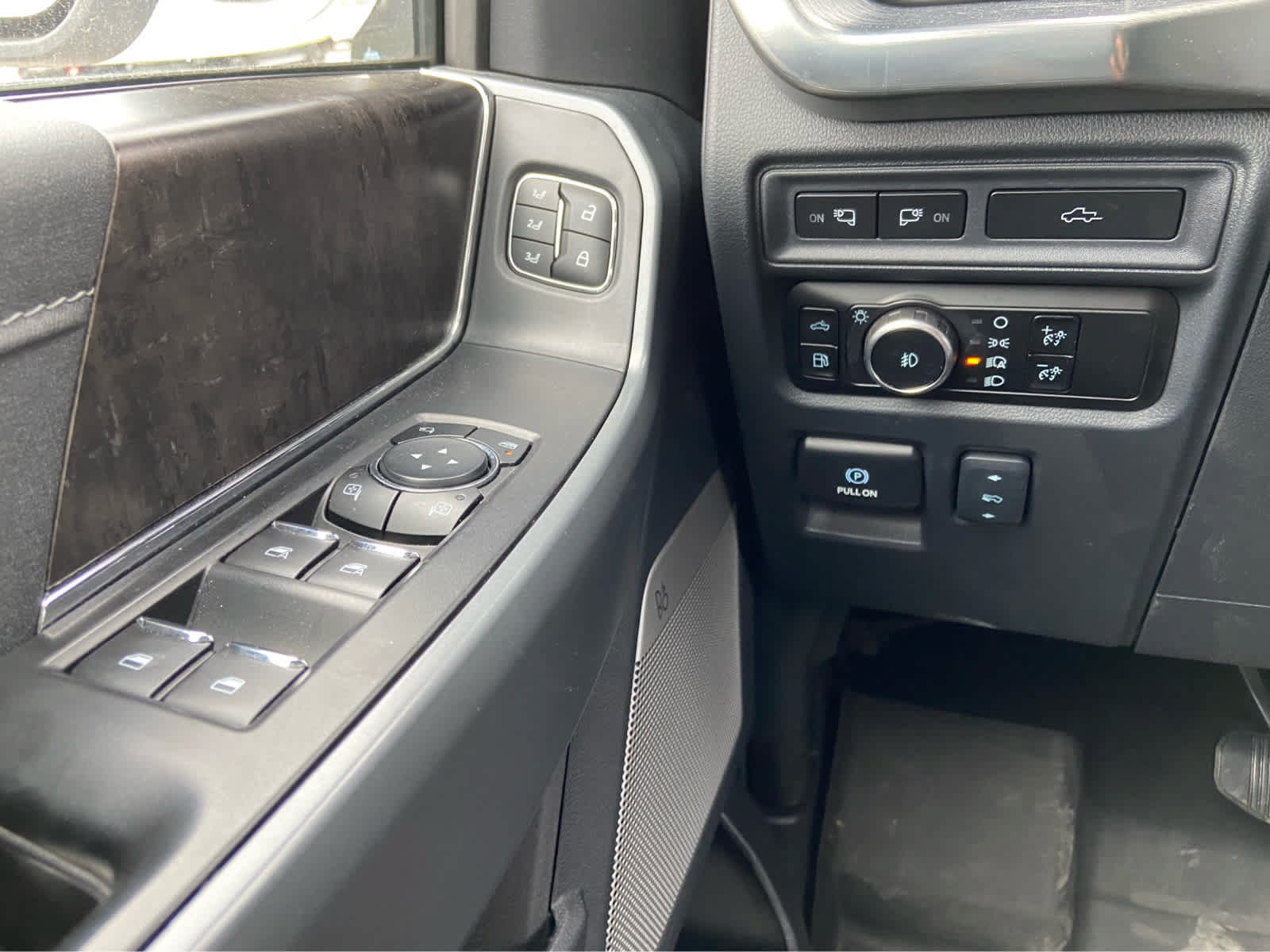 Used 2023 Ford F150 Lariat w/ Equipment Group 502A High AWD/4WD image 22