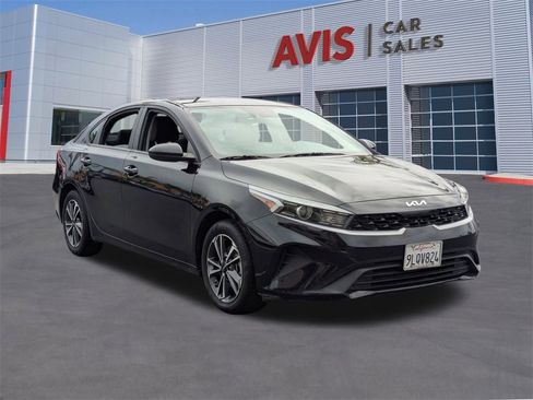 Used 2024 Kia Forte LXS image 3