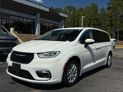 Used 2023 Chrysler Pacifica Touring-L
