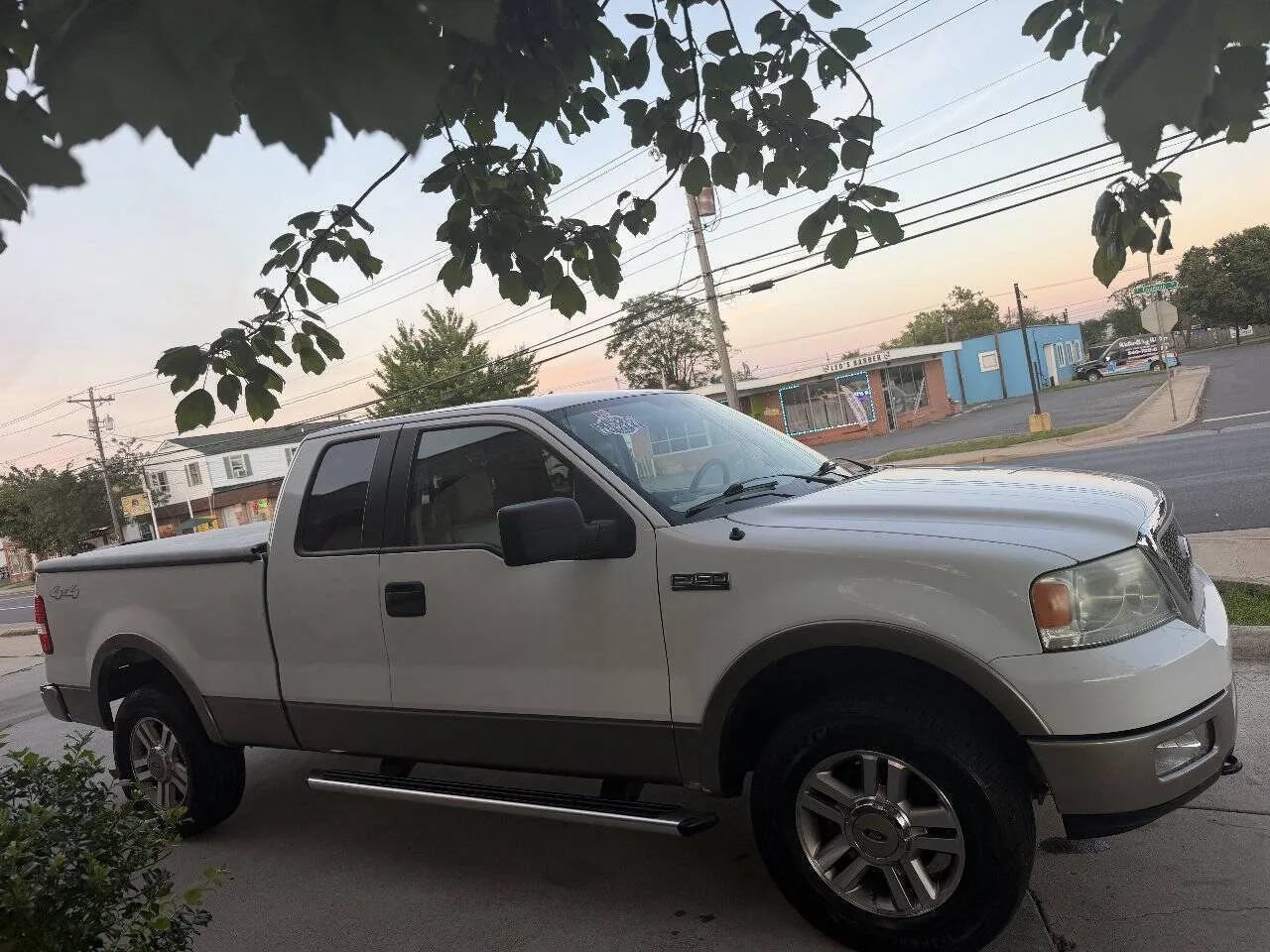 Used 2005 Ford F150 Lariat AWD/4WD image 6