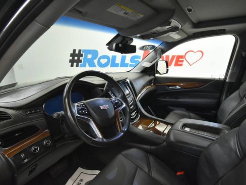 Used 2020 Cadillac Escalade Premium Luxury AWD/4WD image 11